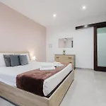 아파트 3bed - Prime Location By Homely