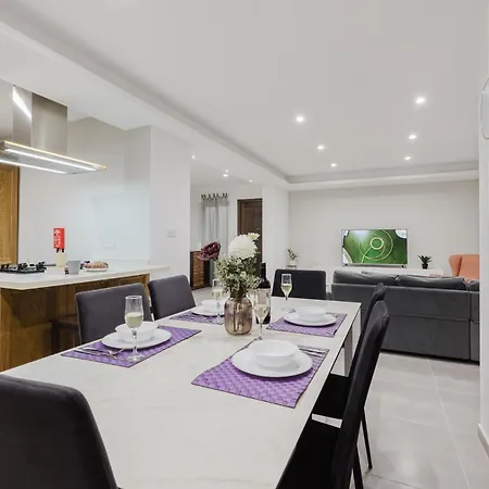 3bed - Prime Location By Homely *