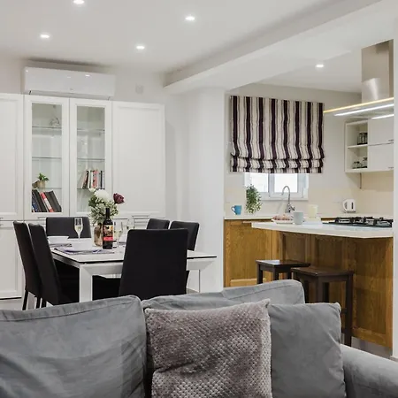 3bed - Prime Location By Homely Appartement