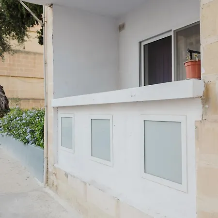 3bed - Prime Location By Homely