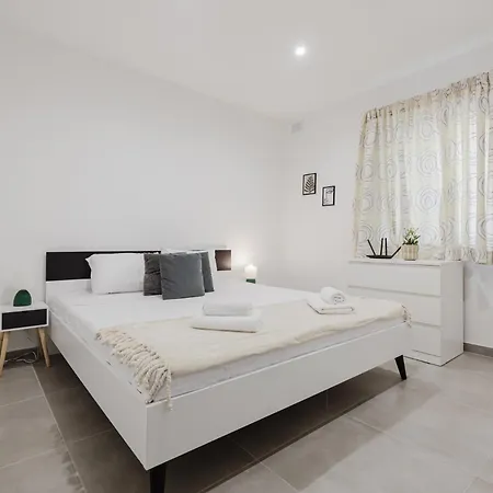 Daire 3bed - Prime Location By Homely Ta Xbiex