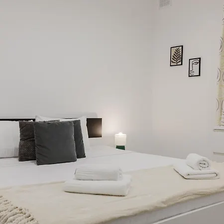 3bed - Prime Location By Homely Apartament *