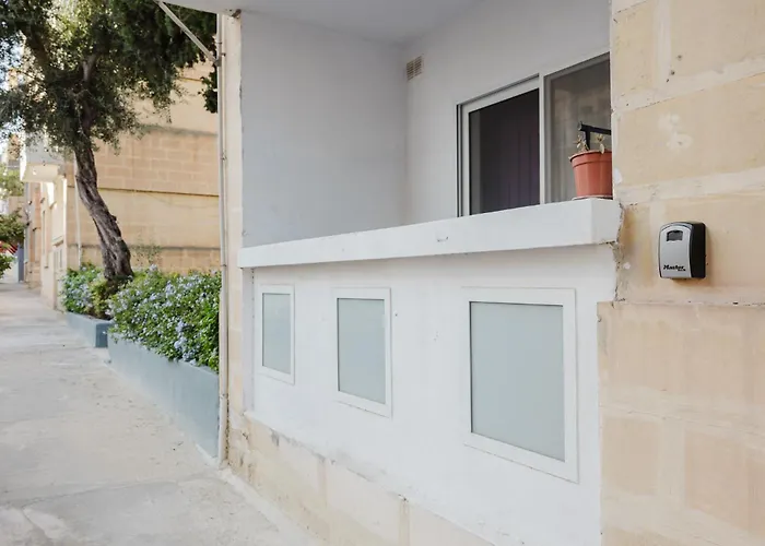 3bed - Prime Location By Homely