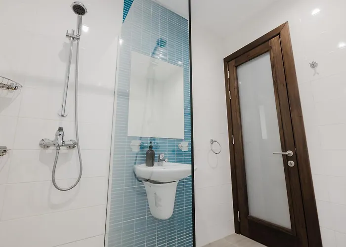 3bed - Prime Location By Homely *